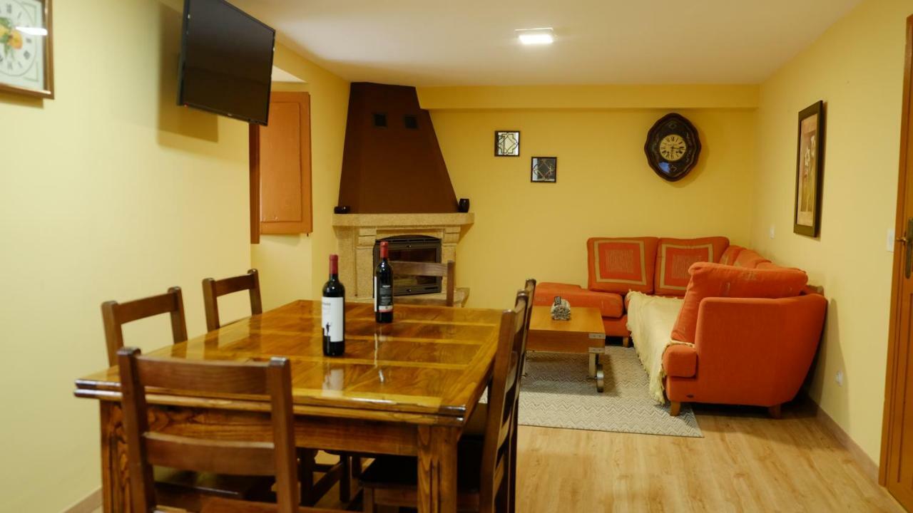 Casa Solveira Guest House O Pineiro Exterior photo